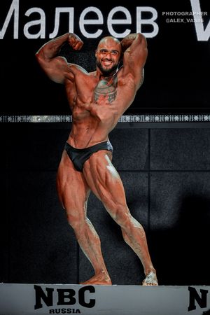 CLASSIC PHYSIQUE